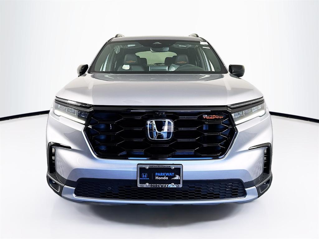 new 2025 Honda Pilot car, priced at $50,895