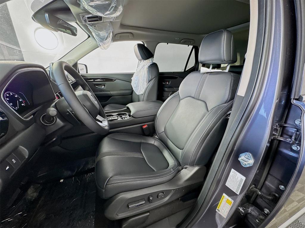 new 2025 Honda Pilot car, priced at $52,995