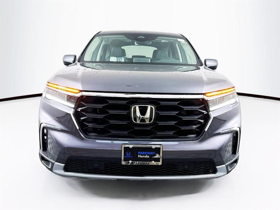 new 2025 Honda Pilot car, priced at $47,725