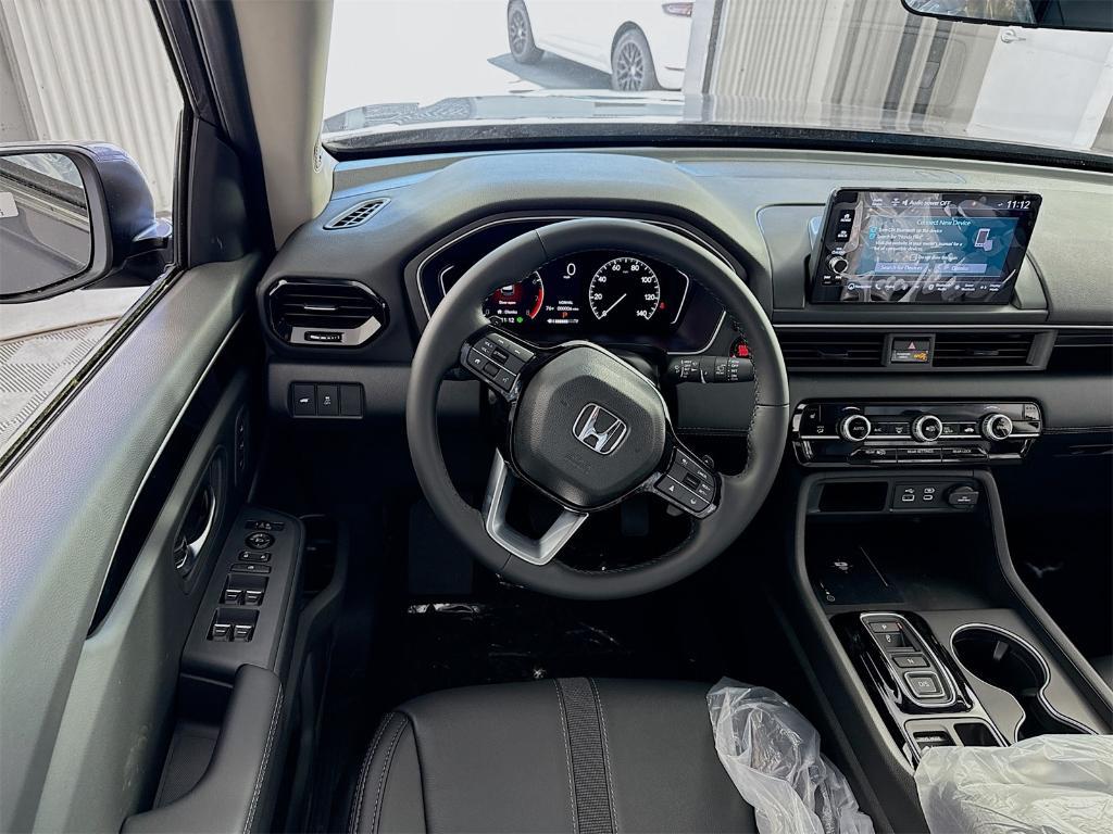 new 2025 Honda Pilot car, priced at $52,950