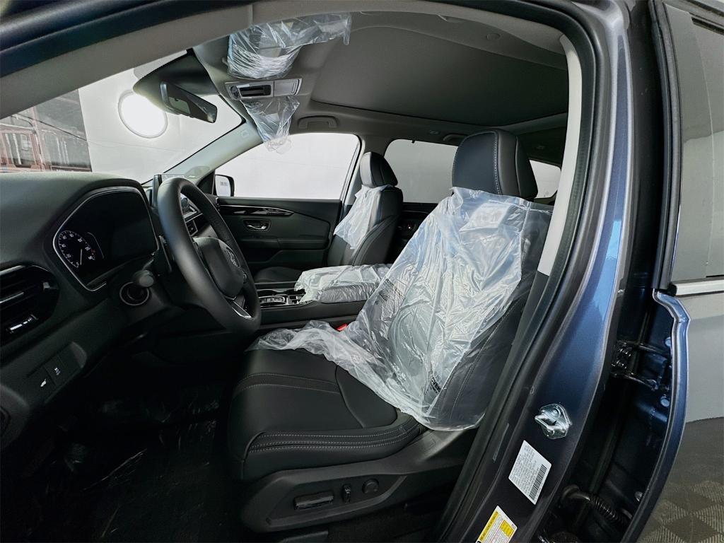 new 2025 Honda Pilot car, priced at $52,950