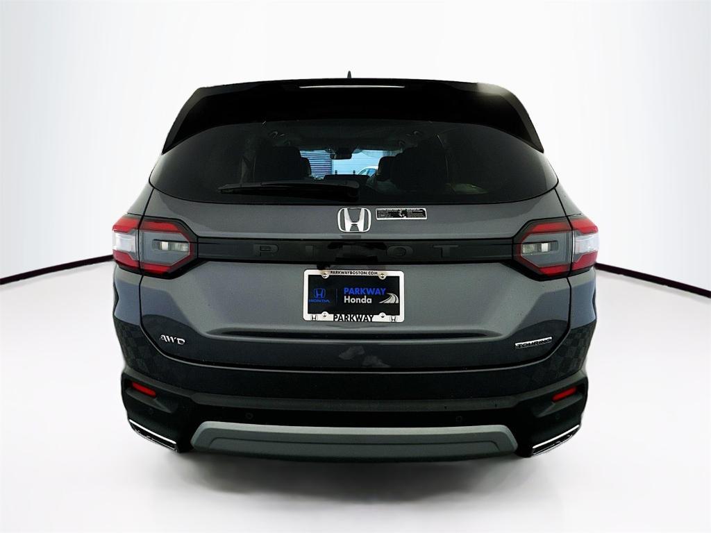 new 2025 Honda Pilot car, priced at $52,950
