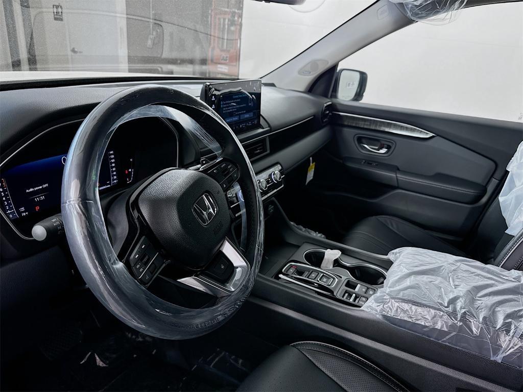 new 2025 Honda Pilot car, priced at $54,985