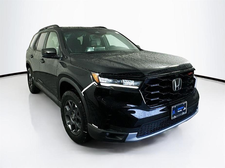 new 2025 Honda Pilot car, priced at $51,275