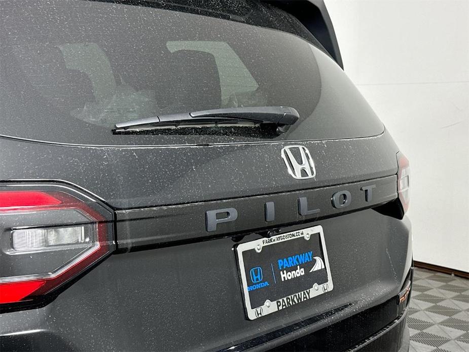 new 2025 Honda Pilot car, priced at $50,495