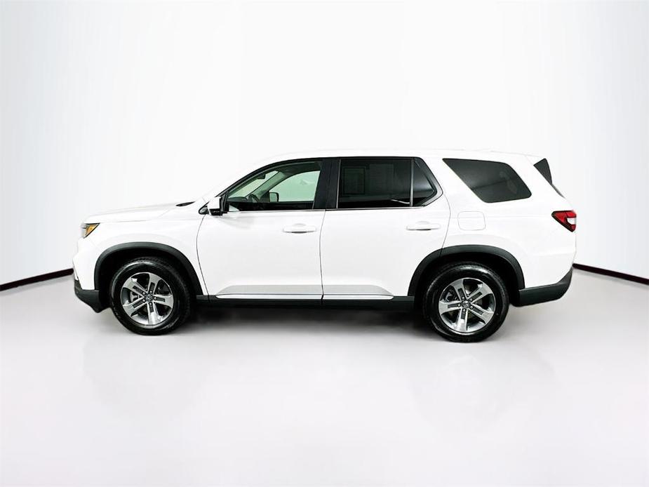 used 2025 Honda Pilot car, priced at $42,998