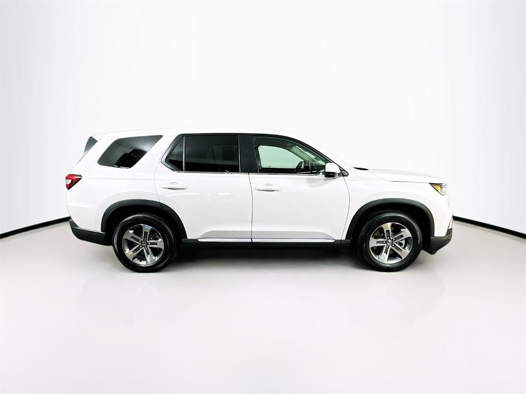 used 2025 Honda Pilot car, priced at $42,998