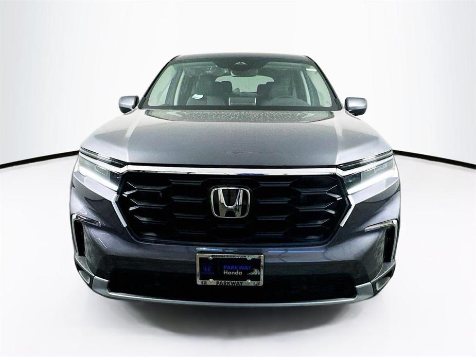 new 2025 Honda Pilot car, priced at $46,995