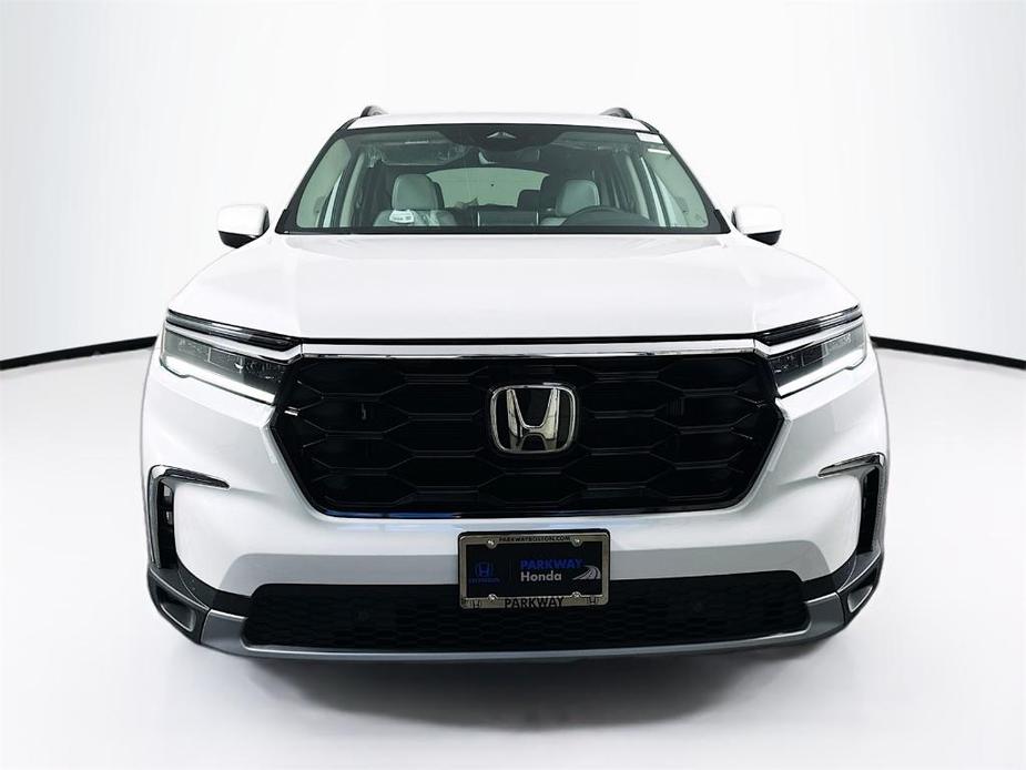 new 2025 Honda Pilot car, priced at $52,440