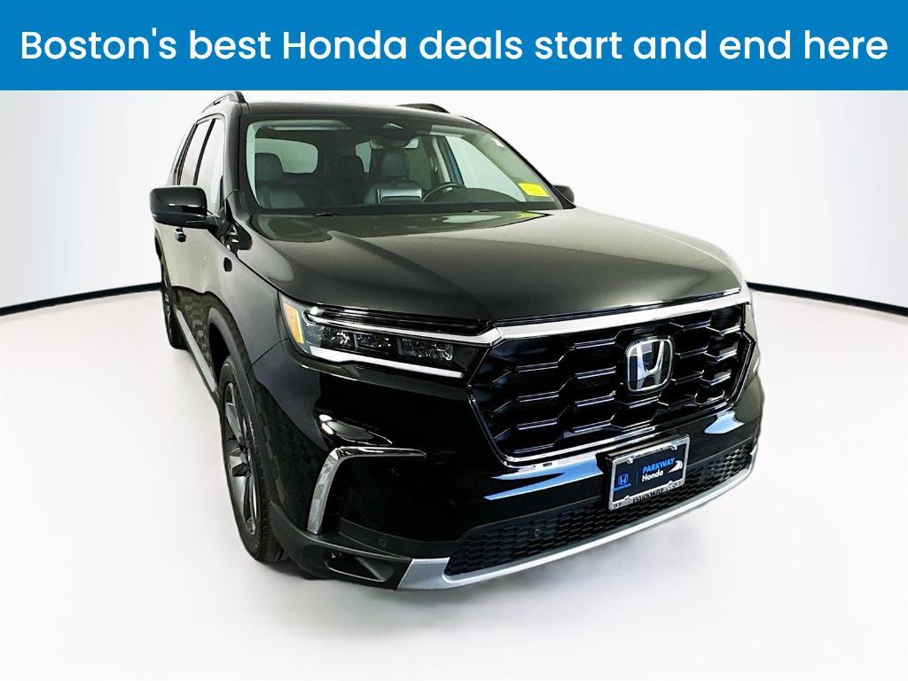 used 2023 Honda Pilot car, priced at $42,498