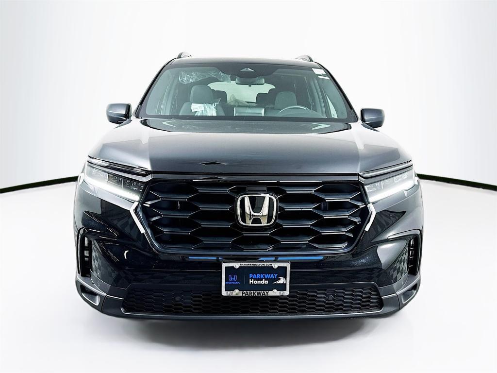 new 2025 Honda Pilot car, priced at $43,695