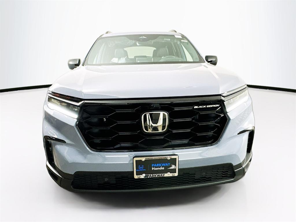 new 2025 Honda Pilot car, priced at $58,205