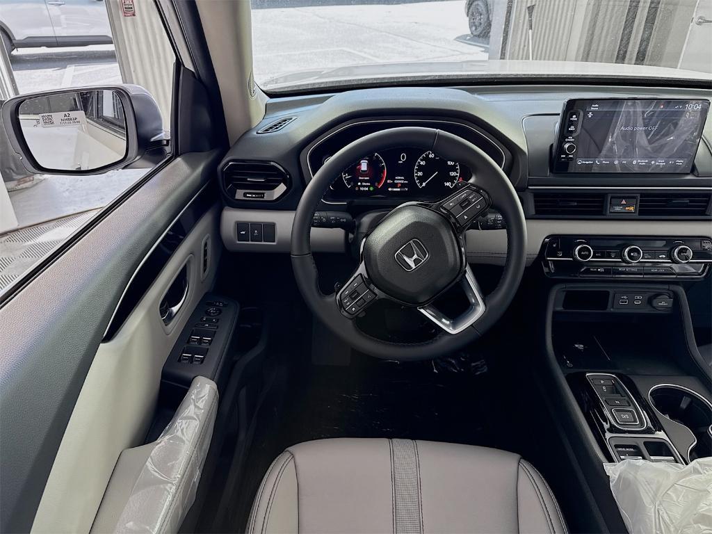 new 2025 Honda Pilot car, priced at $51,505