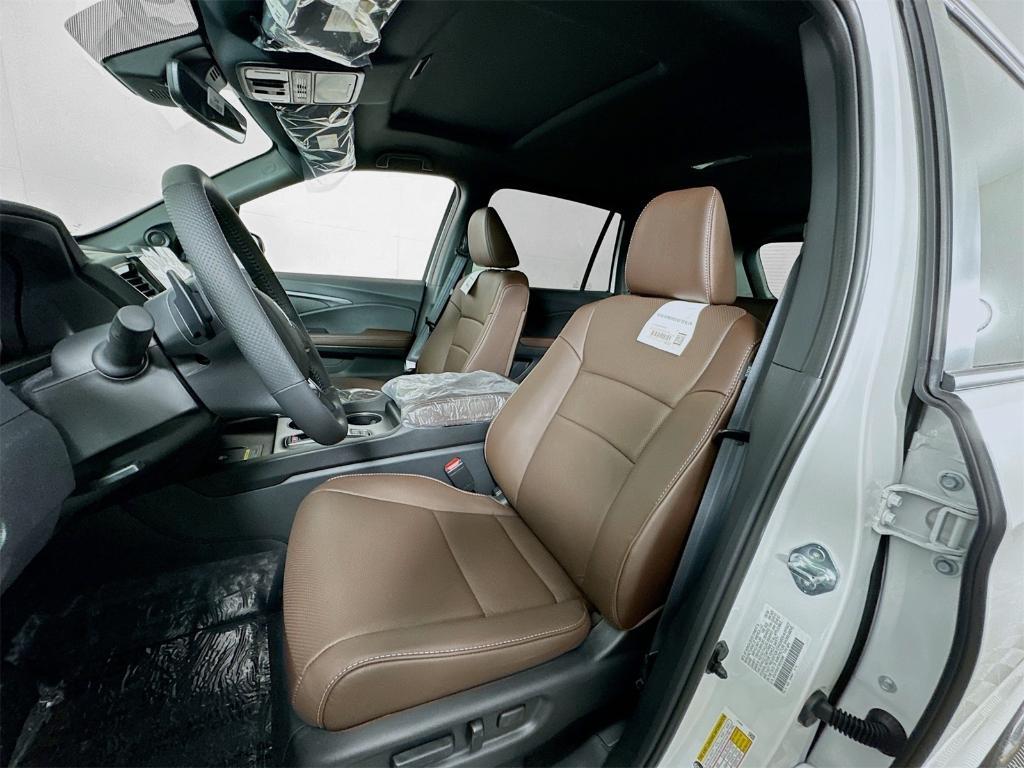 used 2025 Honda Passport car, priced at $40,897