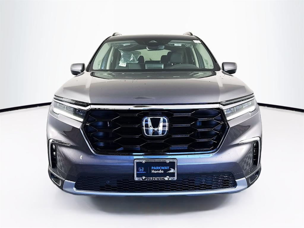 new 2025 Honda Pilot car, priced at $52,995