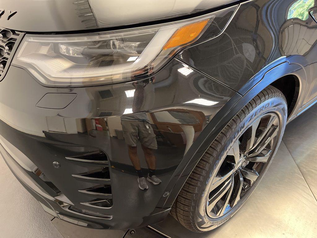 new 2026 Land Rover Discovery car, priced at $72,371