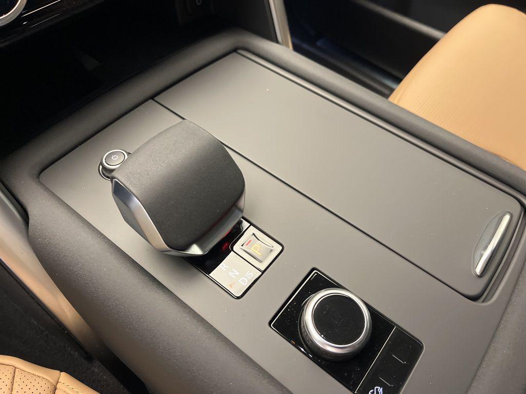 new 2026 Land Rover Discovery car, priced at $72,371