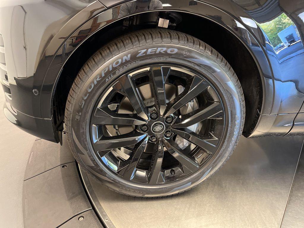 new 2026 Land Rover Discovery car, priced at $72,371