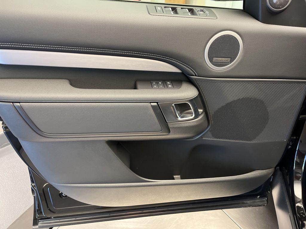 new 2026 Land Rover Discovery car, priced at $72,371