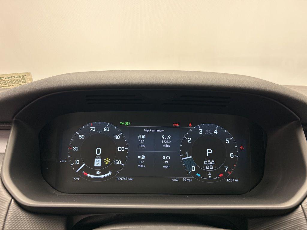 used 2025 Land Rover Discovery car, priced at $64,971