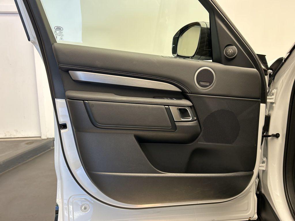 used 2025 Land Rover Discovery car, priced at $64,971