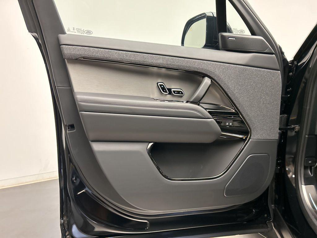 new 2025 Land Rover Range Rover Sport car, priced at $119,035