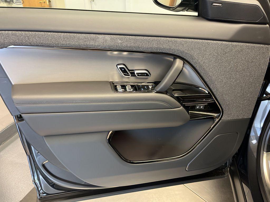 new 2025 Land Rover Range Rover Sport car, priced at $91,390