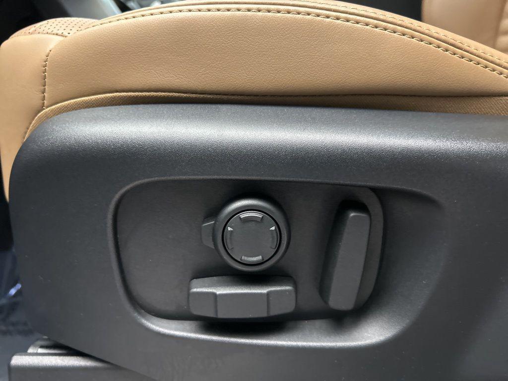 used 2023 Land Rover Discovery car, priced at $46,784