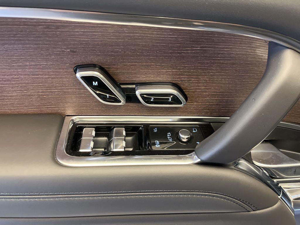 new 2025 Land Rover Range Rover car, priced at $125,655