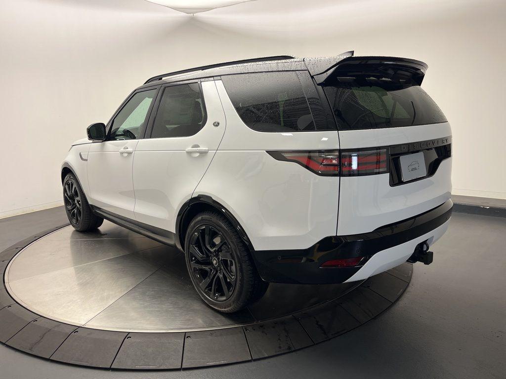 new 2025 Land Rover Discovery car, priced at $69,528