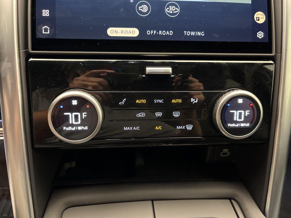 new 2025 Land Rover Discovery car, priced at $69,528