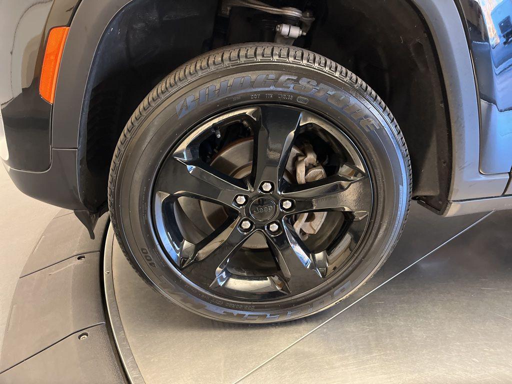 used 2022 Jeep Grand Cherokee car, priced at $30,279