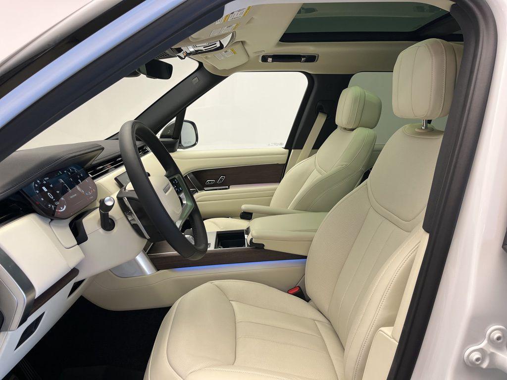 new 2025 Land Rover Range Rover car, priced at $141,605