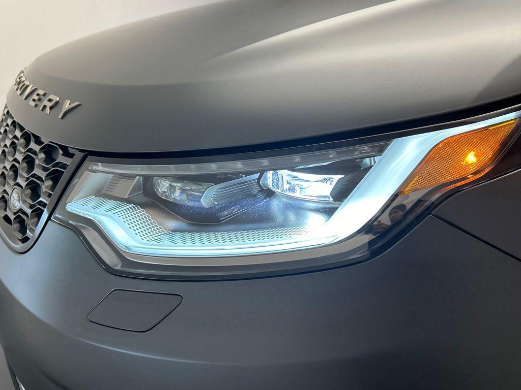 new 2026 Land Rover Discovery car, priced at $88,741