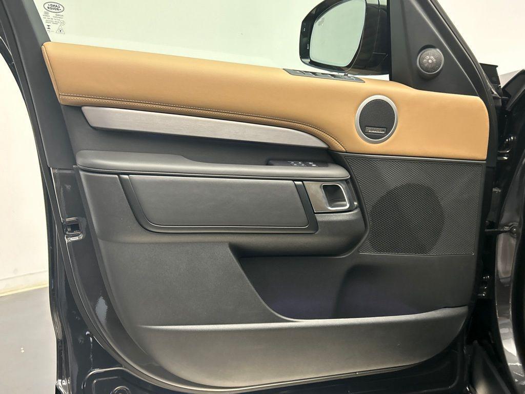 new 2026 Land Rover Discovery car, priced at $88,741