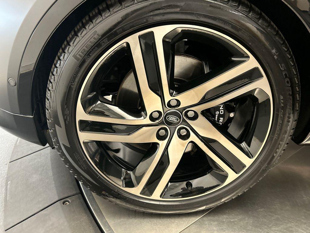 new 2026 Land Rover Discovery car, priced at $88,741