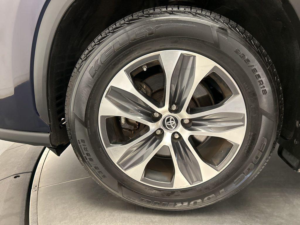 used 2021 Toyota Highlander Hybrid car, priced at $29,598