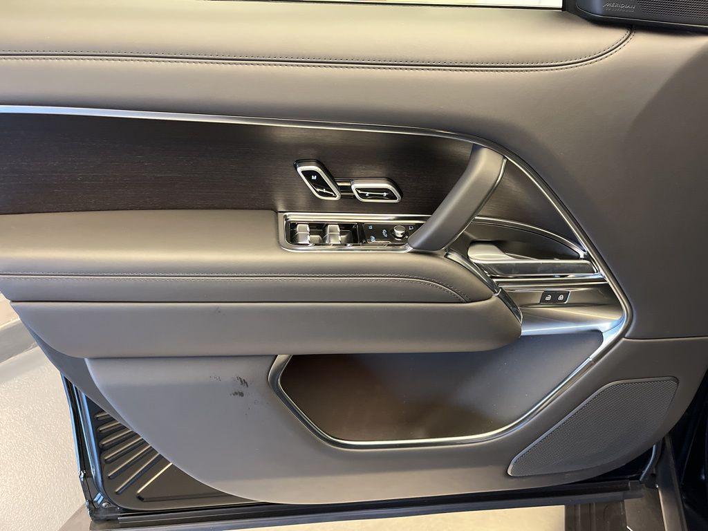 new 2025 Land Rover Range Rover car, priced at $141,535