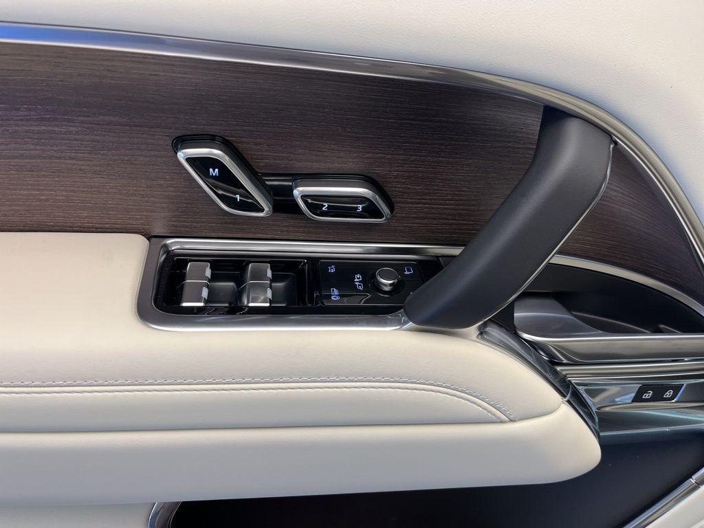 new 2025 Land Rover Range Rover car, priced at $153,005