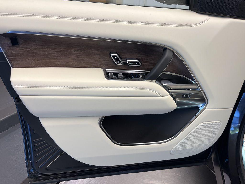 new 2025 Land Rover Range Rover car, priced at $153,005