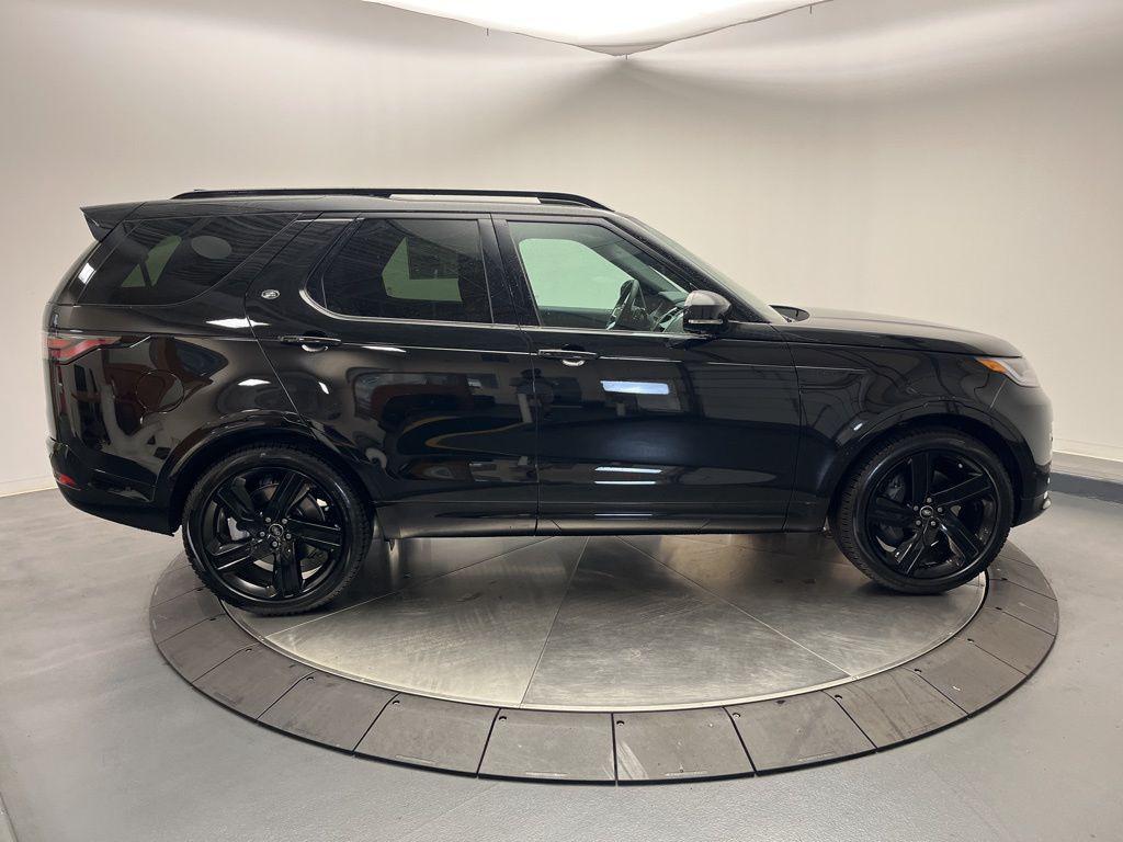 new 2025 Land Rover Discovery car, priced at $82,293