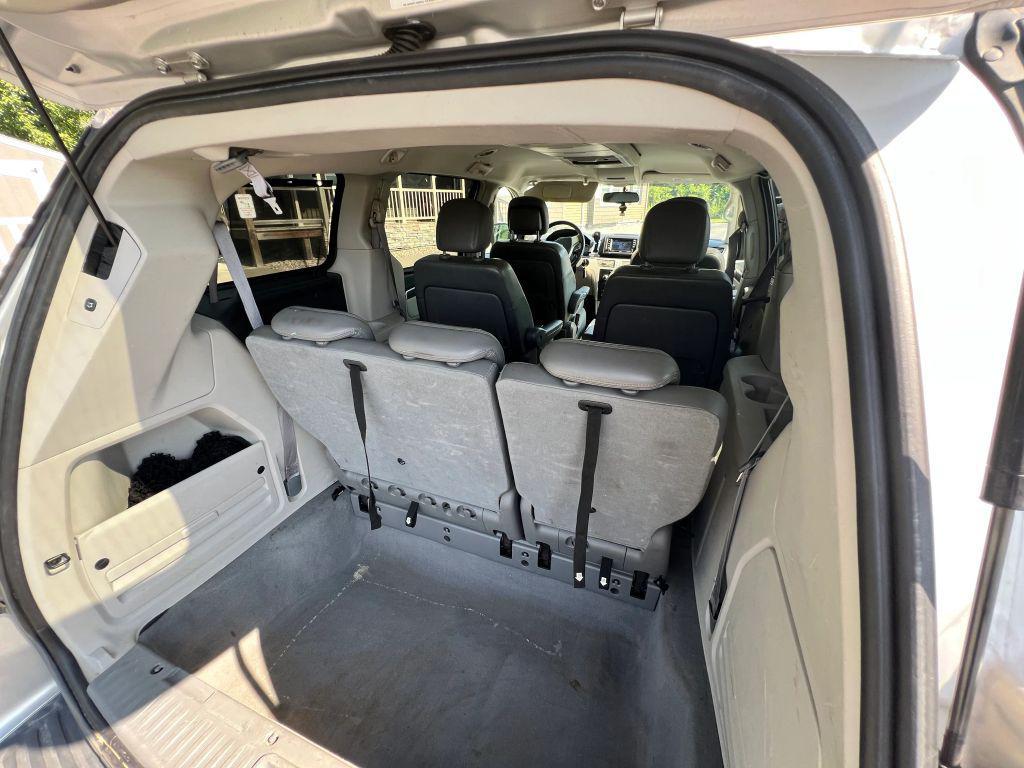 used 2010 Volkswagen Routan car, priced at $5,995