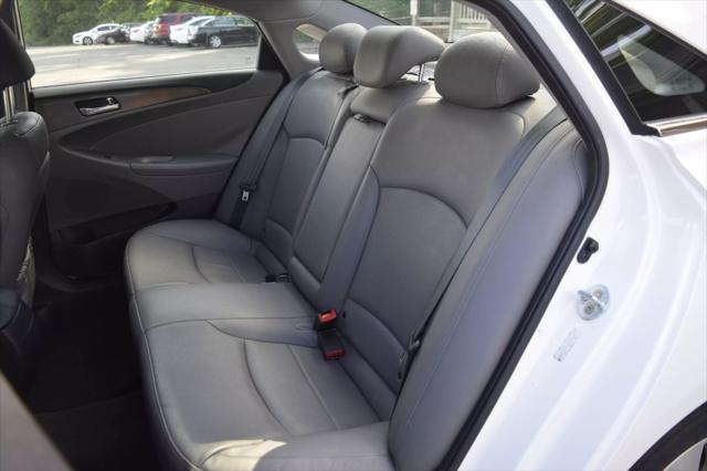 used 2015 Hyundai Sonata Hybrid car, priced at $8,995