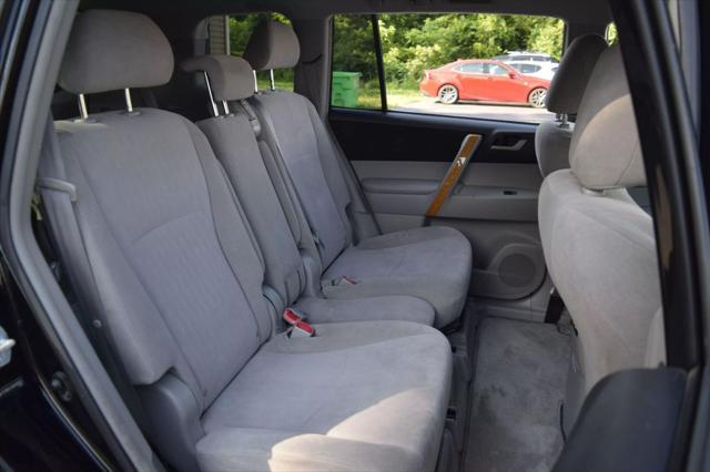 used 2010 Toyota Highlander Hybrid car, priced at $9,495