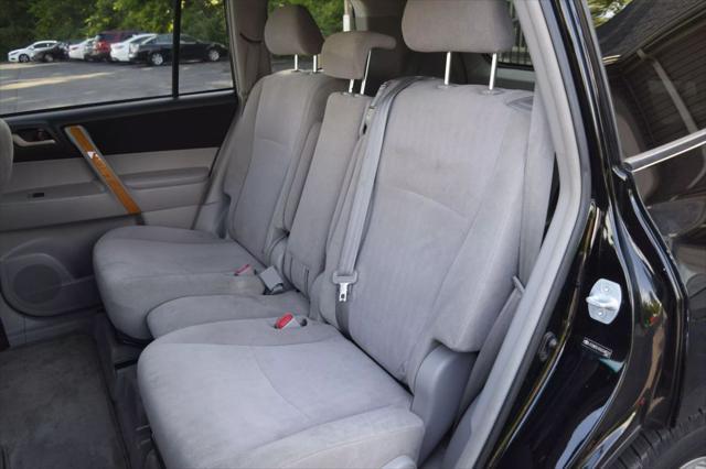 used 2010 Toyota Highlander Hybrid car, priced at $9,495