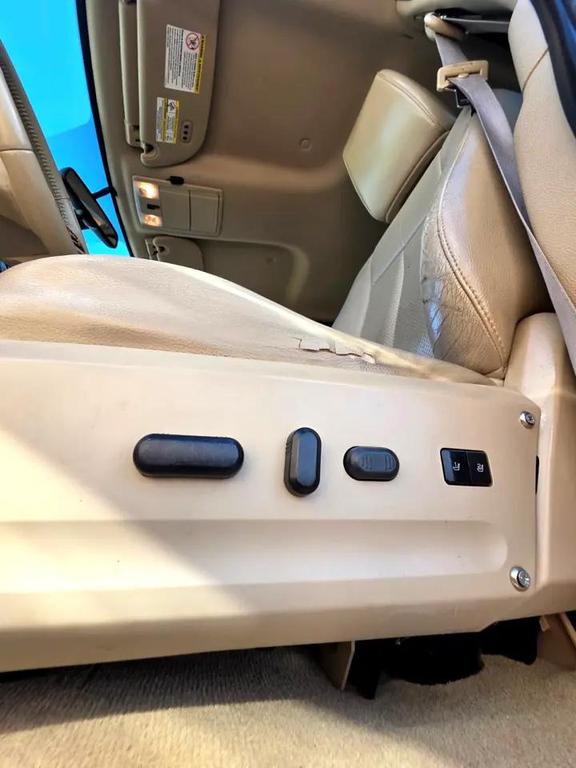 used 2011 Ford Expedition car, priced at $4,400