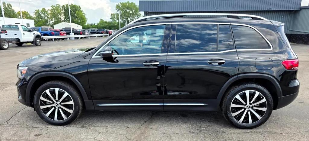 used 2021 Mercedes-Benz GLB 250 car, priced at $24,300