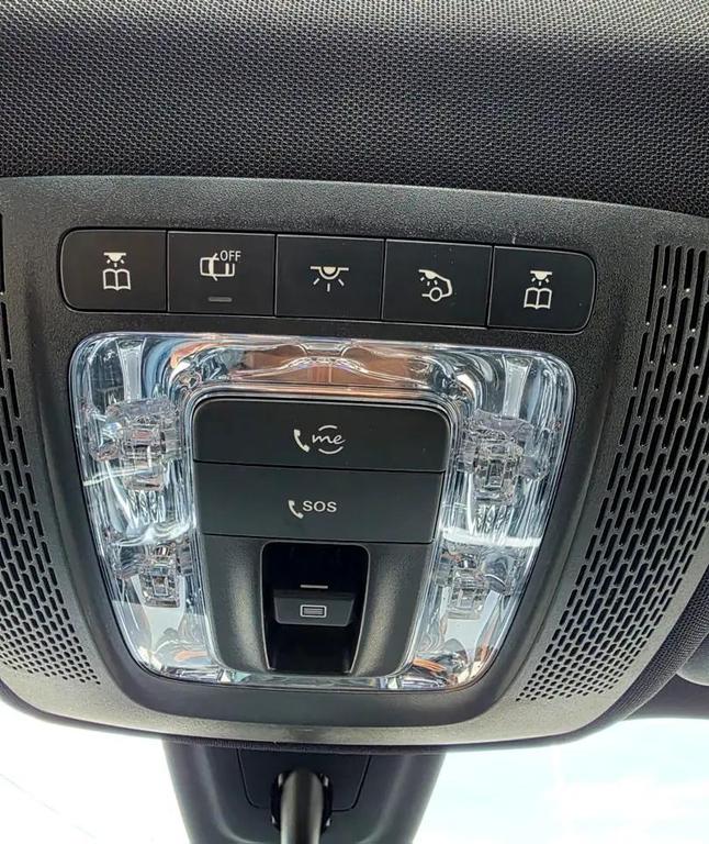 used 2021 Mercedes-Benz GLB 250 car, priced at $24,300