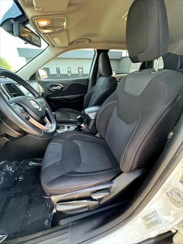 used 2015 Jeep Cherokee car, priced at $10,397