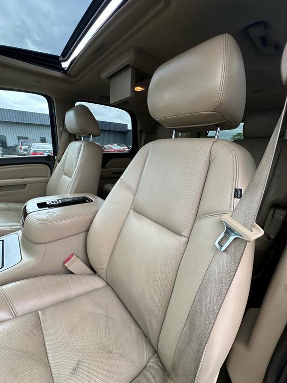 used 2011 GMC Yukon car, priced at $7,800